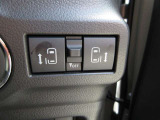 両側電動スライドドアのスイッチがあります。運転席に座ったままスライドドアの操作ができます。