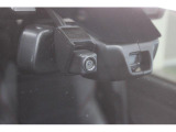 現代の車社会の必需品。ドライブレコーダー装着。エンジン始動後の一部始終を記録します。