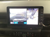 【マルチビューカメラ】周囲の状況を多彩なビューでナビ画面に表示します。駐車場や見通しの悪い交差点での安心感を高めます♪