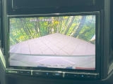 【バックカメラ】駐車時に後方がリアルタイム映像で確認できます。大型商業施設や立体駐車場での駐車時や、夜間のバック時に大活躍!運転スキルに関わらず、今や必須となった装備のひとつです!