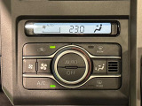 車内空調は&rdquo;AUTOエアコン&rdquo;にお任せ。運転に集中出来ますよ!