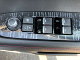 ソフトパッドとステッチを採用することにより質感の高いインテリアに仕上がってます♪