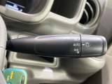【オートライト】周りの明るさに応じて自動でヘッドライトの点灯・消灯ができる機能です!ライトの付け忘れ・消し忘れなどが無くなり、雨の日や夕方の走行も安心!トンネル通過時も便利ですね♪