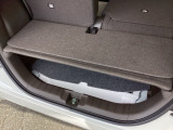 アイデア次第でいろいろな使い方ができる広くて使い勝手のいい荷室。