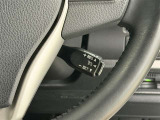 【クルーズコントロール】こちらを操作いただくことで、車は一定速度を維持したまま走行し続けます ブレーキ操作やスイッチを切ることで通常走行に戻ります