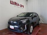 人気コンパクトSUV ヤリスクロスです!運転しやすいコンパクトボディーに、SUVの走り。雪道の運転も安心ですね♪