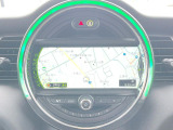 ●MINI純正ナビ:一体感のあるナビは、高級感ある車内を演出してくれます。Bluetooth再生などオーディオ機能も充実しておりますので、運転もより楽しめます♪