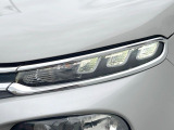 ●LEDヘッドライト:夜間走行時も良好な視界を確保し安心して運転できる高輝度LEDヘッドライトを装備!点灯速度が早く、消費電力も抑えられています。