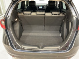 広々としたカーゴスペース。週末のお買い物や長期旅行のたくさんの荷物も積載できます。