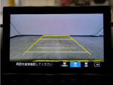 バックカメラ搭載です!車庫入れが苦手な人はもちろん、車両感覚に自信がある人にもお勧めです!見えない箇所が見えるようになるので、低い障害物や隠れてしまっている子供の存在等にも気付く事が出来ます。