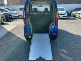普段はフラットな荷室の床として、引き出せばそのままスロープとして、様々なシーンで便利に使用できます。