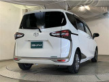リヤ、後ろから見るとまた車の印象が変わってきますね☆☆