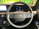 【純正革巻きステアリング】上質な革を使用することで、手にしっかり馴染みとても運転しやすいハンドルです♪
