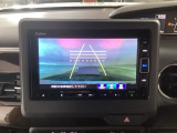 【バックカメラ】運転が苦手な方も車庫入れラクラクです!ギアをリバースに入れれば自動的に切り換わりますので、面倒な操作は不要です♪狭い駐車場もお車を傷つけず安心ですね!