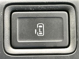 【パワースライドドア】スマートキーや運転席のスイッチでスライドドアの開閉が可能♪電動だから力を入れてドアを開ける必要が無く、小さいお子様でも、重い荷物を持っている時もラクに開け閉めできます♪