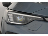 LEDヘッドライトで夜間の運転も安心です