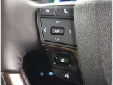ハンドルから手を放さずに操作出来ますので、安全運転にもつながりますね