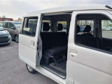 両側パワースライドドア付きだから、狭い駐車スペースなどでの 乗り降りラクラク!小さなお子さまのいるご家庭には嬉しい装備。