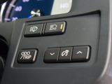 使いやすさや安全性を追求したステアリング周り!高級車ゆえにスイッチ類が多いのも特徴ですね!考え尽くされた配置ですぐに使いこなす事が出来ますのでご安心下さい!是非、体感してみて下さい!!