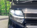 【LEDヘッドライト】悪天候や夜間走行時も良好な視界を確保し安心して運転できる高輝度LEDヘッドライトを装備!点灯速度が早く、消費電力も抑えられています。