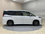 「中古車ハイブリッド保証」付き。ハイブリット機構を無償で保証します。保証期間は初度登録年月から10年目まで、または3年間の長い方。但し累計走行距離が20万km以内。