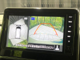 【アラウンドビューモニター】専用のカメラにより、上から見下ろしたような視点で360度クルマの周囲を確認することができます☆死角部分も確認しやすく、狭い場所での切り返しや駐車もスムーズに行えます。