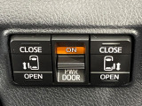 【両側パワースライドドア】スマートキーや運転席のスイッチで後席両側スライドドアの開閉が可能♪電動だから力を入れてドアを開ける必要が無く、小さなお子様でも簡単に開け閉めでき快適です♪