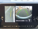 左前タイヤ付近の映像でドライバーの死角を補助。発進低速時の障害物、溝等の確認が出来ます。