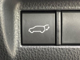 【パワーバックドア】スマートキーや運転席のボタンを押すだけでリアゲートが自動で開閉します!荷物を持っている時や、高い位置にあるバックドアを閉める際に便利な機能です♪