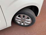 155/65R14タイヤ+純正アルミホイールです。スタッドレスタイヤや各種オプションのご注文も承っております(^^)!