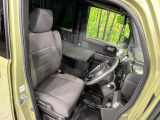 運転席シート廻りは使用感も少なく、良好な状態となっています。丁寧に使われていたことがよくわかりますね。