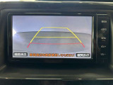 バックモニター付き。 車両後方の映像が画面に表示されるので、車庫入れが苦手な人も安心です。ただし、目視確認もお忘れなくお願いいたします。