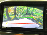 【バックカメラ】駐車時に後方がリアルタイム映像で確認できます。大型商業施設や立体駐車場での駐車時や、夜間のバック時に大活躍!運転スキルに関わらず、今や必須となった装備のひとつです!
