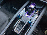 停車中にブレーキペダルを踏み続けなくてもブレーキ保持ができるオートマチックブレーキホールド機能もついております。