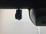 たとえばダイハツのお店にある、たくさんのスマアシ搭載車は、