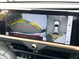 【パノラミックビューモニター】専用のカメラにより、上から見下ろしたような視点で360度クルマの周囲を確認することができます☆死角部分も確認しやすく、狭い場所での切り返しや駐車もスムーズに行えます。