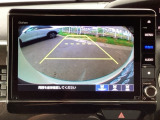 バックモニター付きで、車庫入れやバック時の後方確認をサポート。