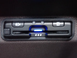 ■【ETC車載器】が装備されています。セットアップをしてお渡しとなり、ETCカードを差し込むだけで高速道路の利用が可能です。
