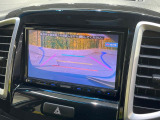 【バックカメラ】駐車時に後方がリアルタイム映像で確認できます。大型商業施設や立体駐車場での駐車時や、夜間のバック時に大活躍!運転スキルに関わらず、今や必須となった装備のひとつです!
