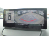 360&deg;ビューモニターを搭載しています。コーナーセンサーと合せてお使いいただくことで、安全、安心にお車の取り回しを行っていただけます。