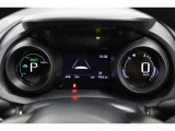 マルチインフォメーションディスプレイ付きのメーターです!エコ運転へ導く多彩な情報を表示してくれます。