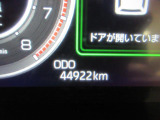 たとえばダイハツのお店にある、たくさんのスマアシ搭載車は、正常に作動する事をしっかり確認します。