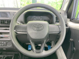 インテリアに合わせたデザインのステアリングは、運転される方のことも考え、運転しやすい形状、大きさです。是非一度、実際に触ってお確かめください。