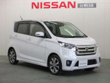 大型のサービス工場を併設しています。納車前の点検整備はもちろん、ご購入後の点検・メンテナンス・保証修理もお任せ下さい!お得なメンテナンスパックがお勧めです。
