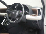 見通しのよいすっきりとした視界で、誰でも運転しやすいです。運転のしやすさは疲れにくさにも繋がりますよ♪