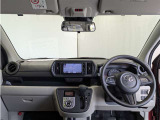 見通しのよいすっきりとした視界で、誰でも運転しやすいです。運転のしやすさは疲れにくさにも繋がりますよ♪