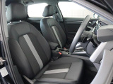 Audi車はどの車種も全てレザーハンドルです。そこにはAudiのこだわりがあり質感の高いレザーでしっかりと手に馴染み、高級感を演出します。