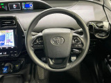 【純正革巻きステアリング】上質な革を使用することで、手にしっかり馴染みとても運転しやすいハンドルです♪