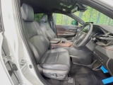 運転席シート廻りは使用感も少なく、良好な状態となっています。丁寧に使われていたことがよくわかりますね。