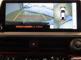 車両を上から見たような映像を映し出すパノラミックビューモニター付きです。